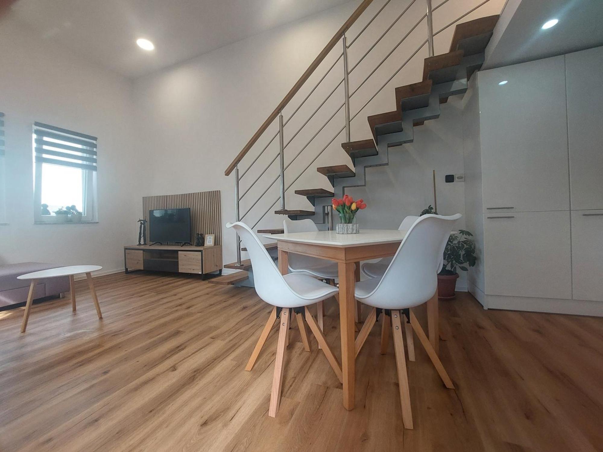 Spring And Summer Apartment Near Ljubljana With Free Secure Parking Domžale Exteriör bild