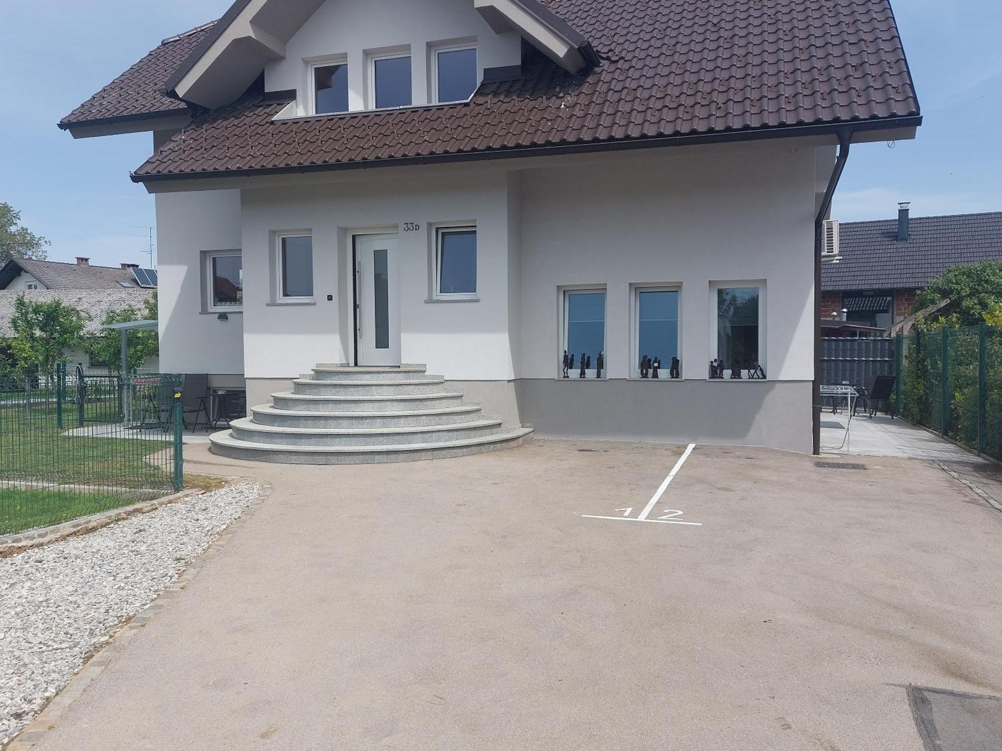 Spring And Summer Apartment Near Ljubljana With Free Secure Parking Domžale Exteriör bild